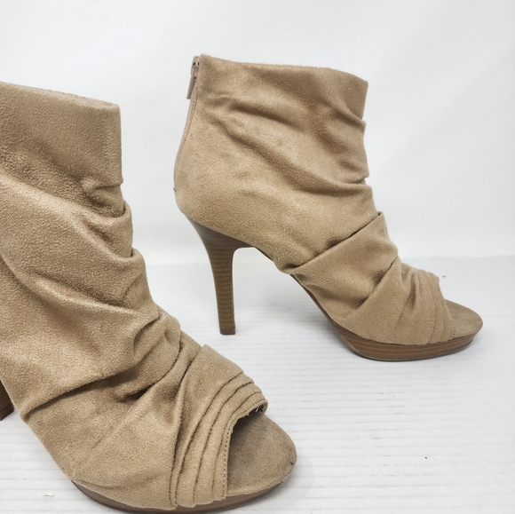 Finish Tan Peep Toe Ankle Booties Back Zip Slouchy Style Size 7 - Picture 4 of 9